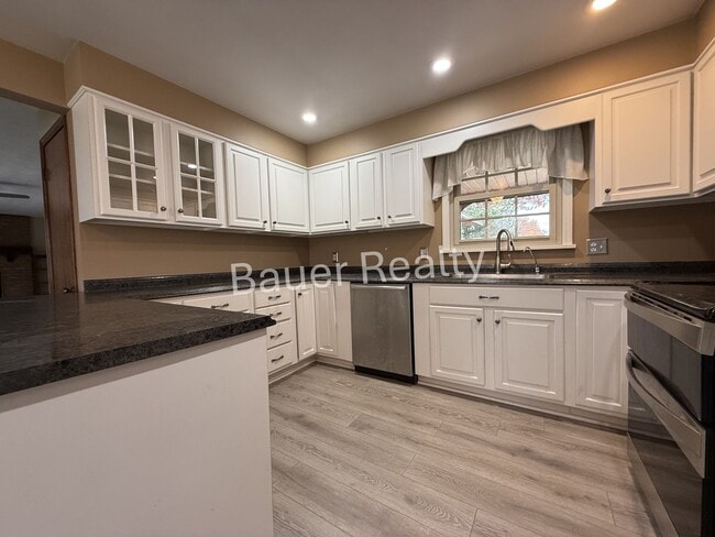 Building Photo - Beautiful County Setting