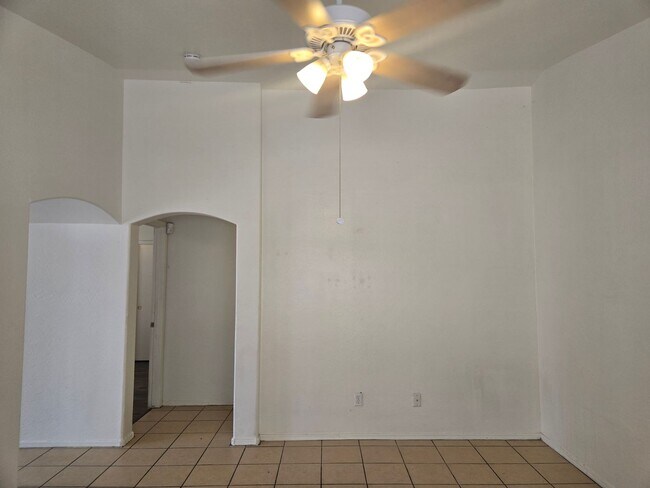 Building Photo - Coming Soon! A cozy 3 bed, 2 bath, located in El Mirage (Available 05/15/26)