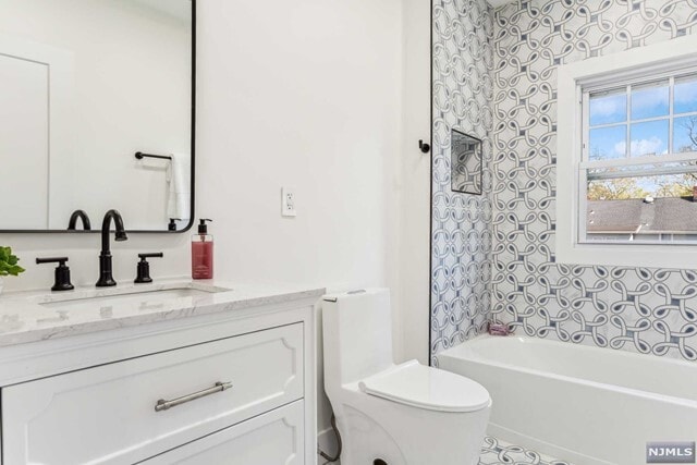 Building Photo - 648 E Broad St