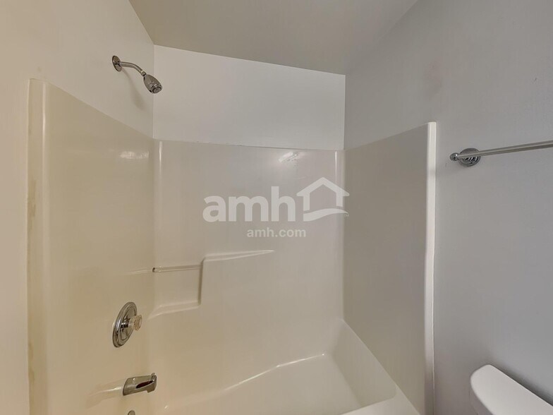 Building Photo - 5209 Sunmeadow Dr