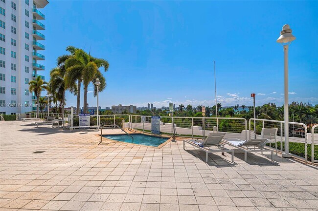 Building Photo - 7900 Harbor Island Dr
