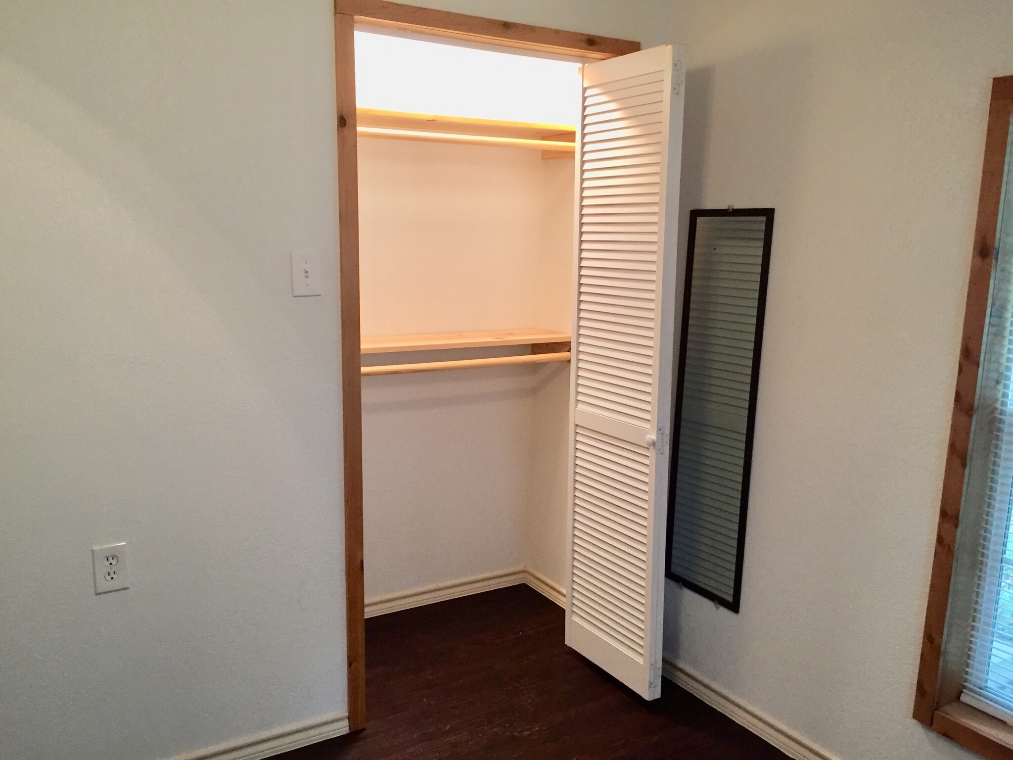 Building Photo - 688 Martindale Rd