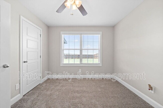 Building Photo - 764 Lillian Grace Dr