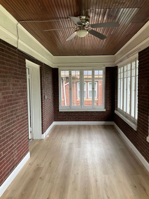 Building Photo - 611 E Mitchell Ave