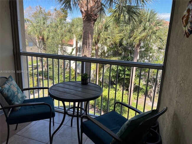 Building Photo - 460 S Park Rd