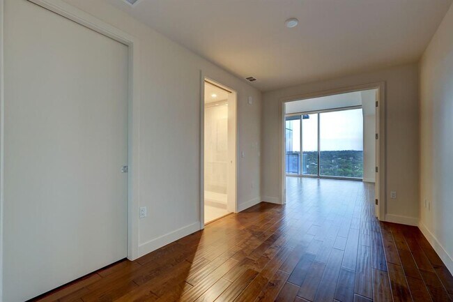 Building Photo - 44 East Ave