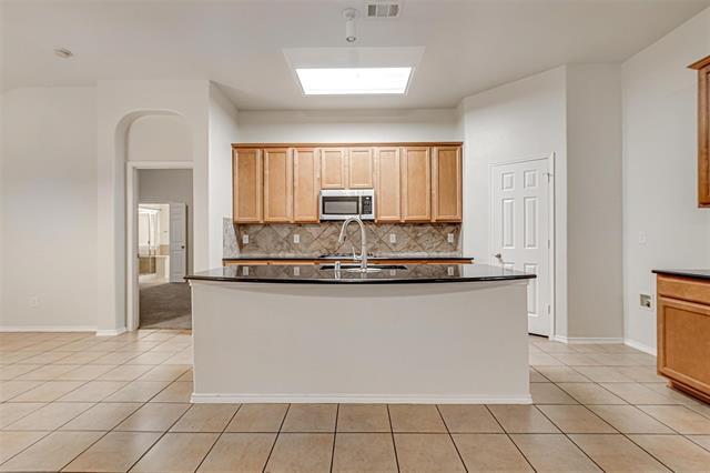 Building Photo - 4011 Alamo Dr