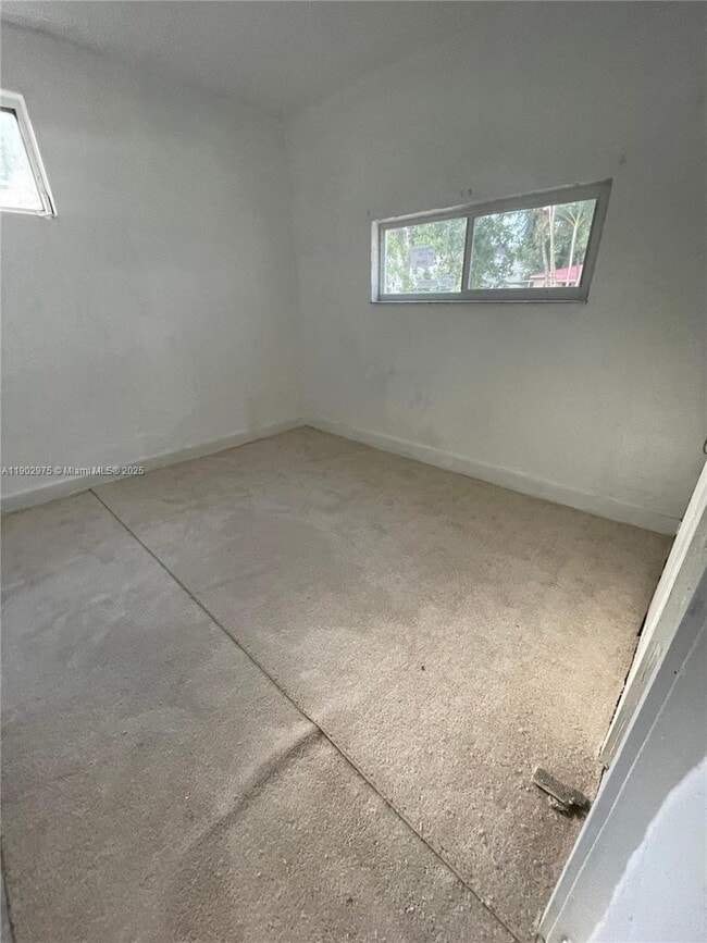 Building Photo - 640 NE 136th St