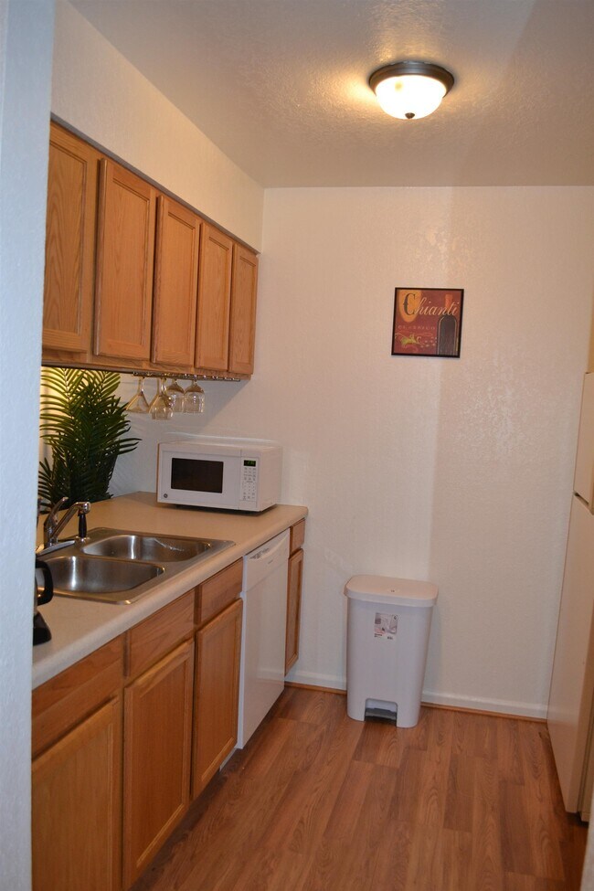 Building Photo - 317 Mabry St