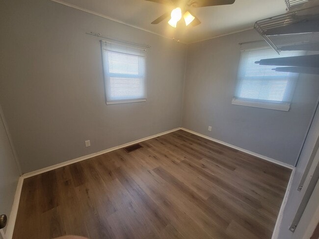 Building Photo - 2 Bedroom, 1 Bath Home Now Available for Rent!