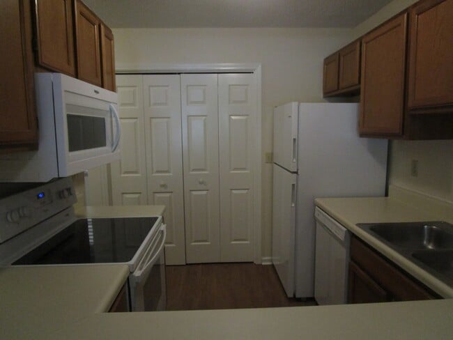 Building Photo - 605 Archdale Dr