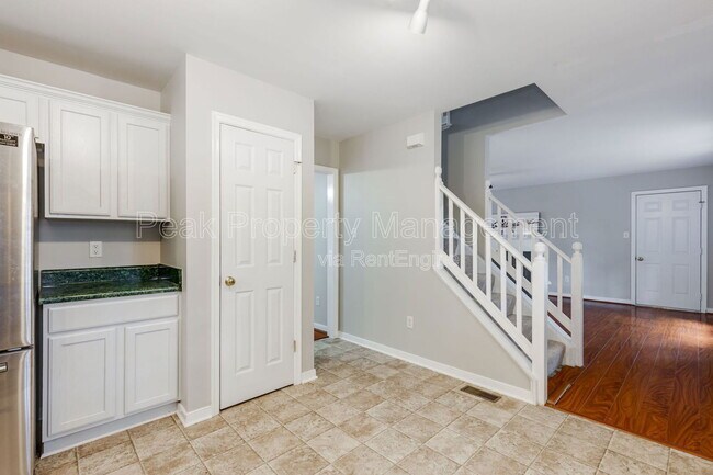 Building Photo - 5200 Parrish Creek Dr