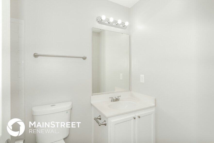 Building Photo - 5728 Fairchase Ave