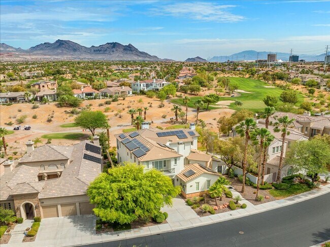 Building Photo - Stunning 5-Bedroom Home on the 12th Hole of Arroyo Golf Course in Red Rock Country Club