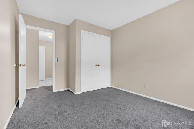 Building Photo - 2101 Bayhead Dr