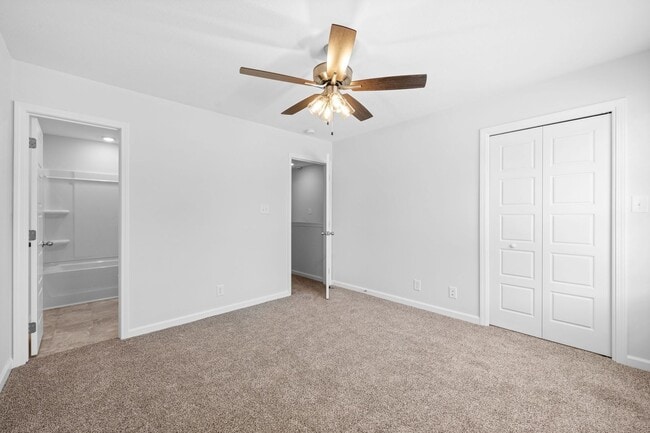 Building Photo - 2 Bedroom Condo For Rent Near Riverside Drive!