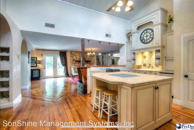 Building Photo - 5 br, 4.5 bath House - 2751 Ascot Dr