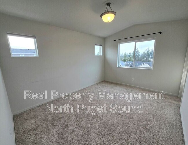 Building Photo - 4306 68th Dr NE