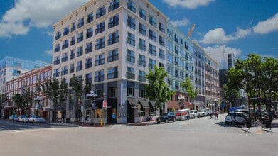 Building Photo - 445 Island Ave