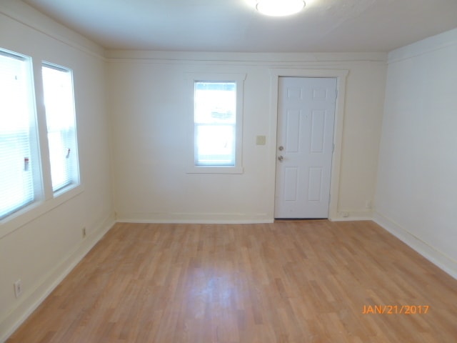 Building Photo - Cozy Studio Townhome with 1 Bath (Ballard)