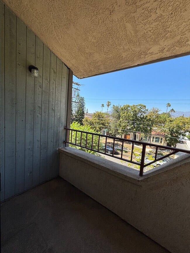 Building Photo - Orange Grove, 1232-1234