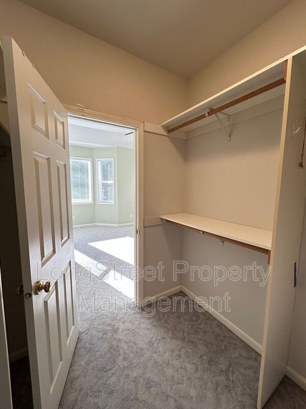 Building Photo - 852 Marilyn Dr