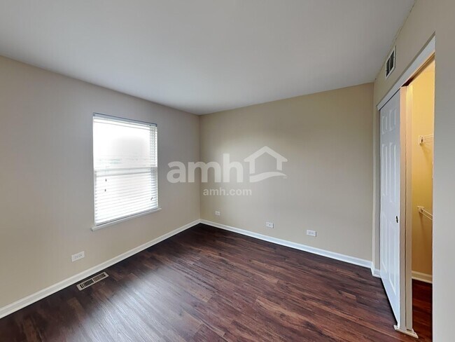 Building Photo - 2476 Deer Point Dr