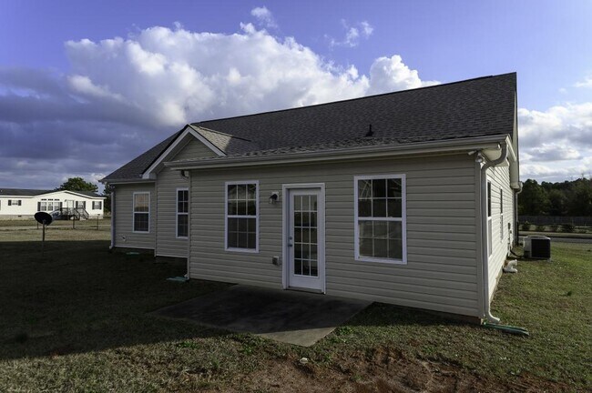 Building Photo - 307 Nile Ln