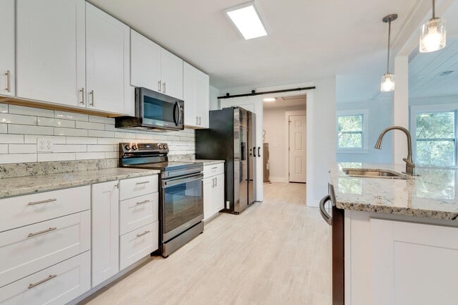 Building Photo - 129 Sioux Trail