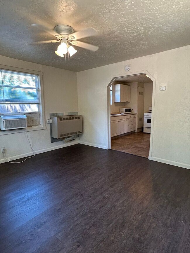 Building Photo - 1380 Palm Ave