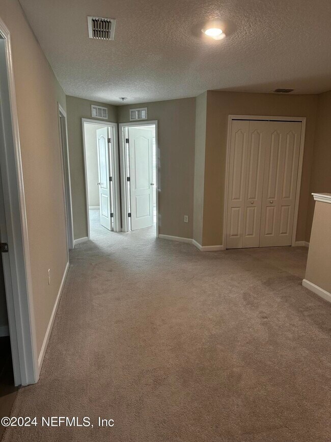 Building Photo - 7371 Palm Hills Dr