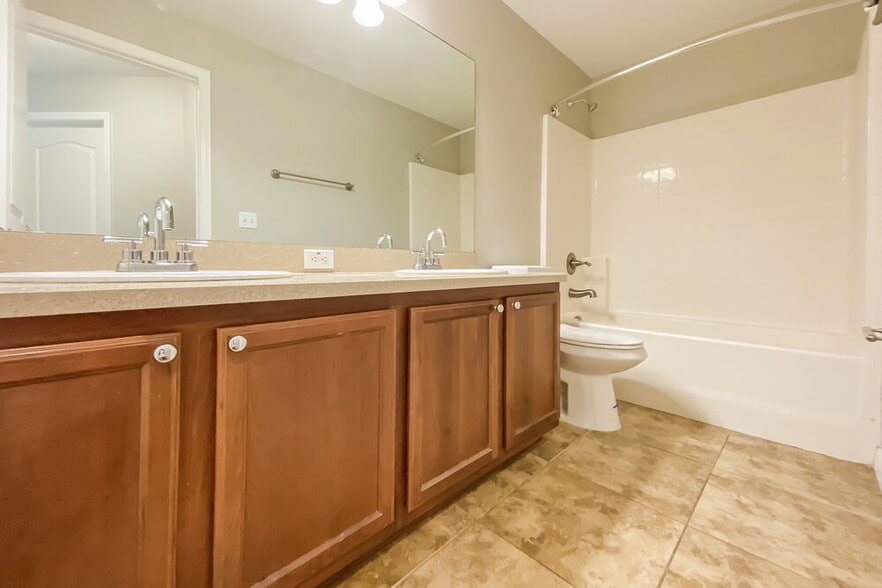 Building Photo - 11910 Old Tuscany Pl