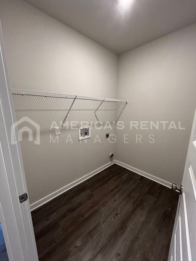 Building Photo - Home for Rent in Jemison, AL. Available to View with 48 Hour Notice!!!