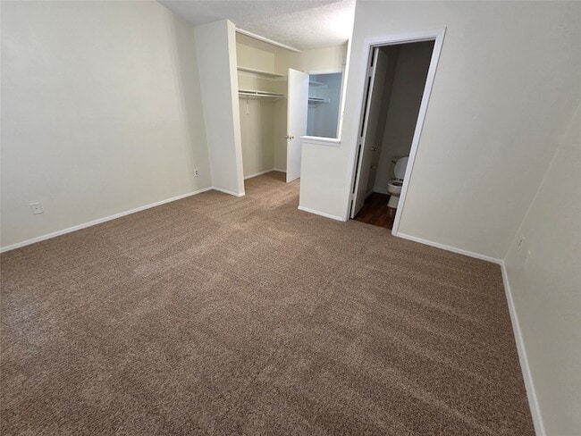 Building Photo - 10500 Lake June Rd