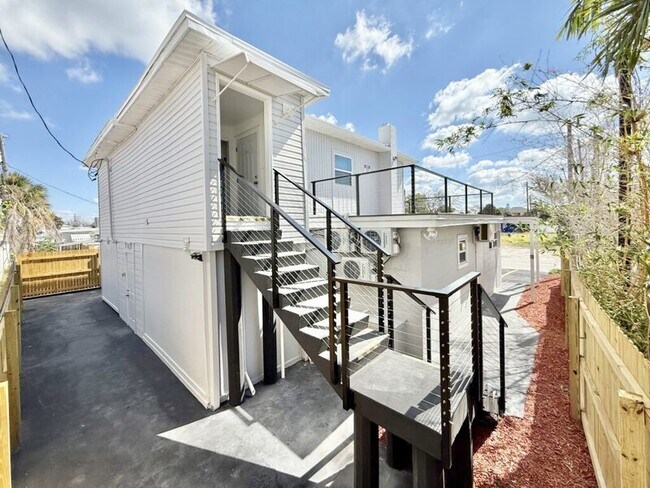 Building Photo - 80 146th Ave