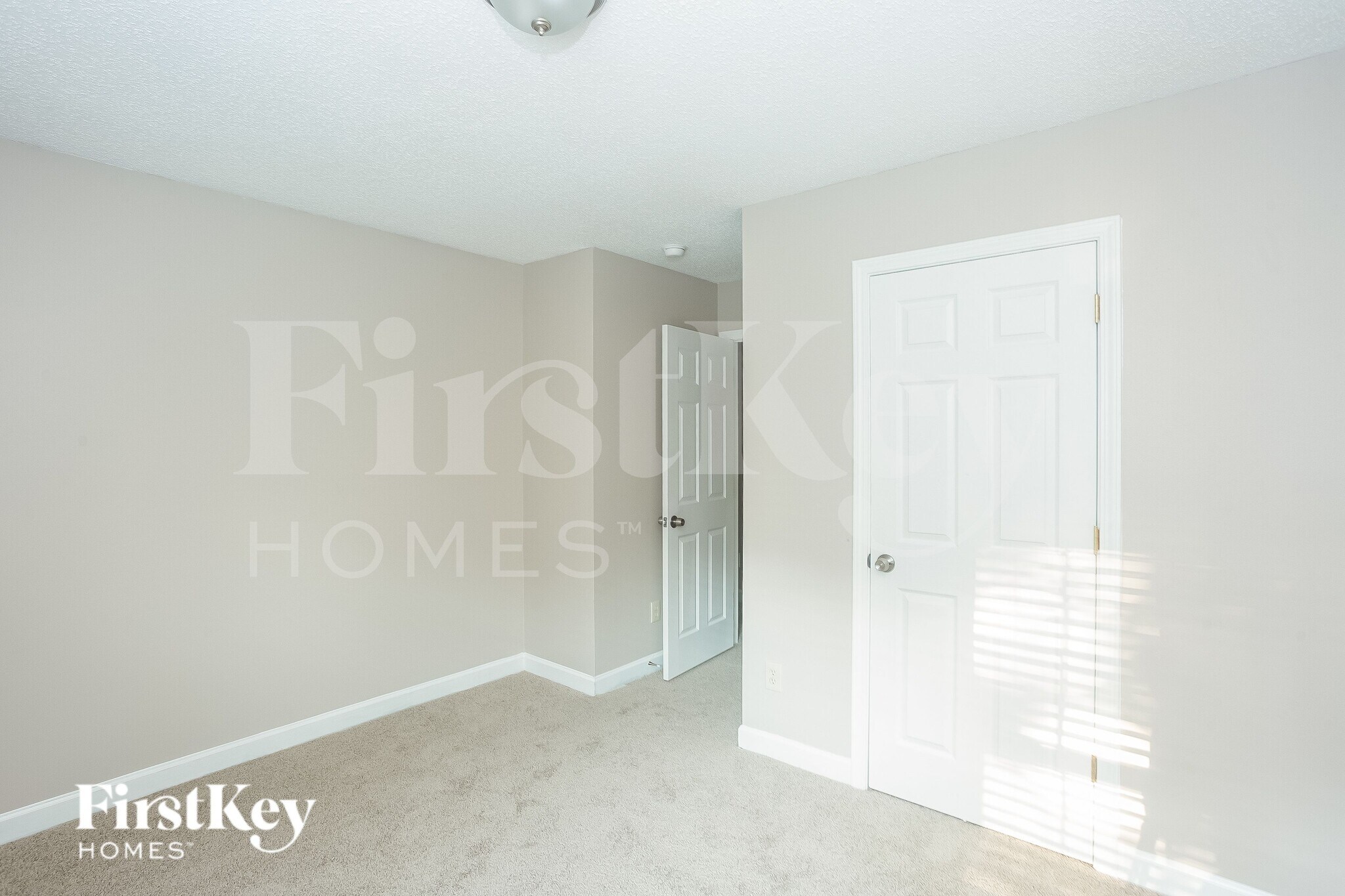 Building Photo - 2192 Mallard Pointe Dr