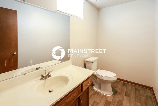 Building Photo - 3 Bedroom Pet-Friendly Home in Pleasant Valley, MO with Main Street Renewal