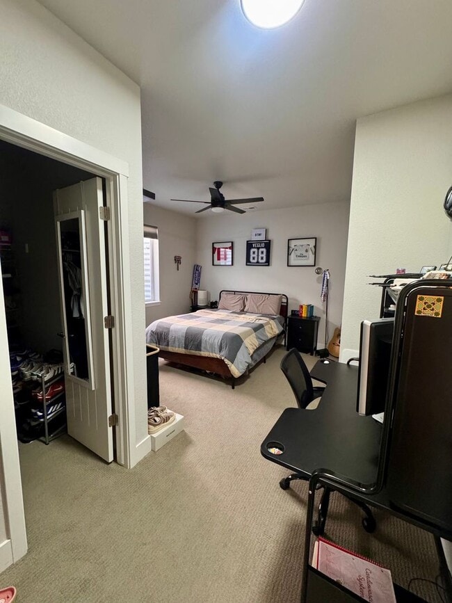 Building Photo - LUXURY 4 Bedroom home in NORTHGATE with Mountain Views