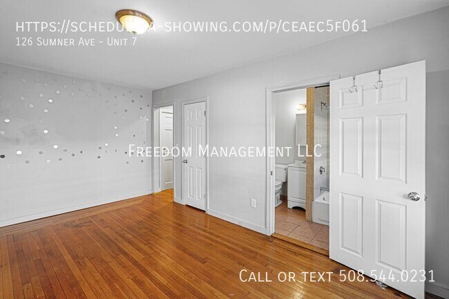 Building Photo - 126 Sumner Ave