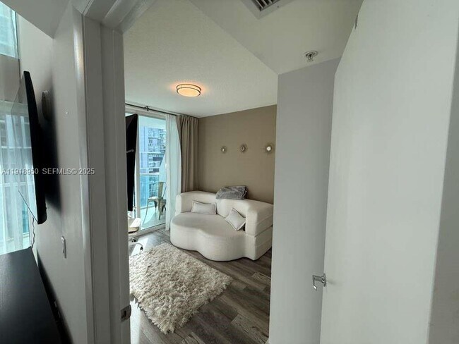 Building Photo - 41 SE 5th St