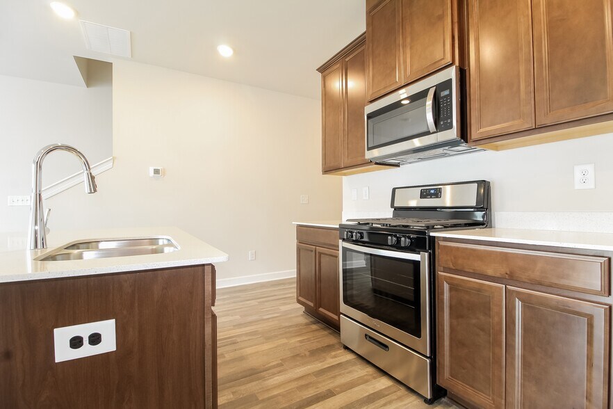 Building Photo - 131 Telford Dr