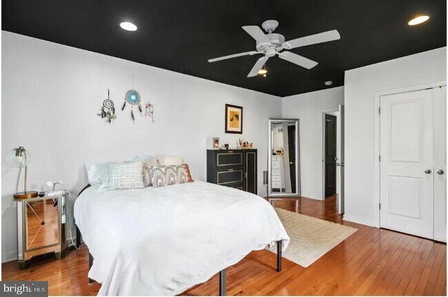 Building Photo - 1120 S 26th St