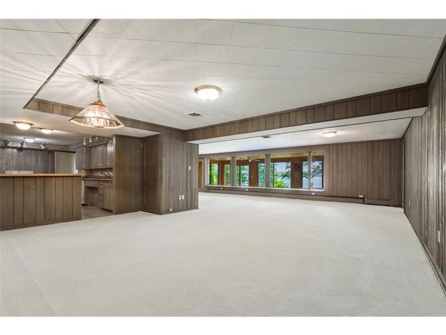 Building Photo - 6400 Greenbriar Ave