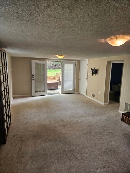Main Entry - 3503 Dunnington Rd