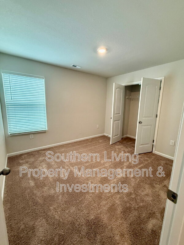 Building Photo - 3047 Cres Lk Ln