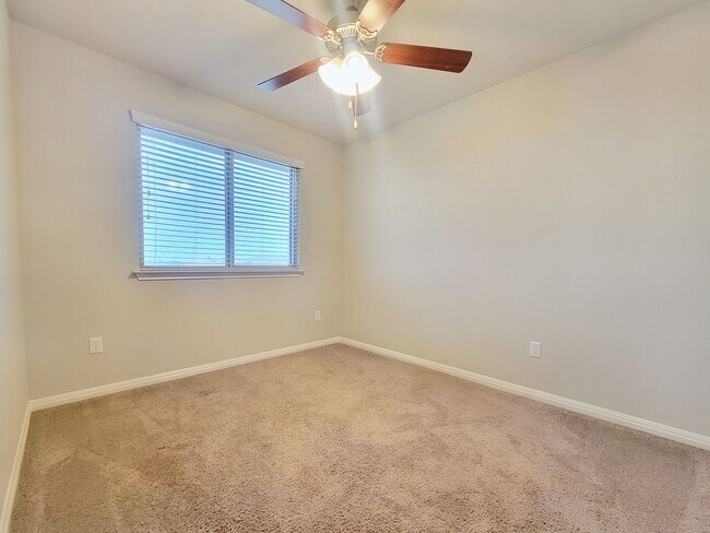 Building Photo - Stunning 3-Bedroom Home in Leander! Availa...