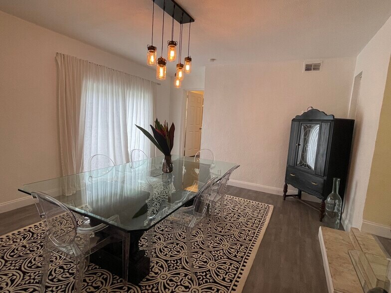 Building Photo - 3902 Westview Ave