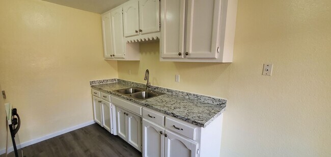 Building Photo - 252 A St