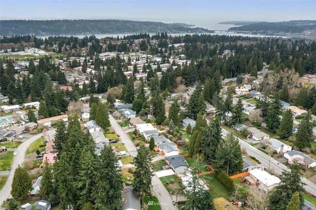 Building Photo - CLICK "REQUEST A TOUR" NOW!