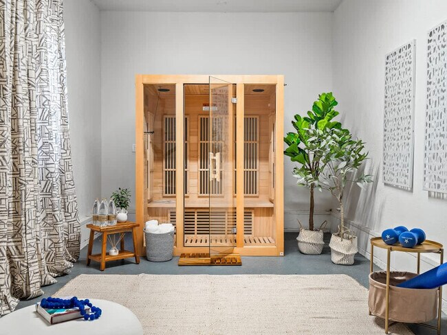 Building Photo - 2804 6th St